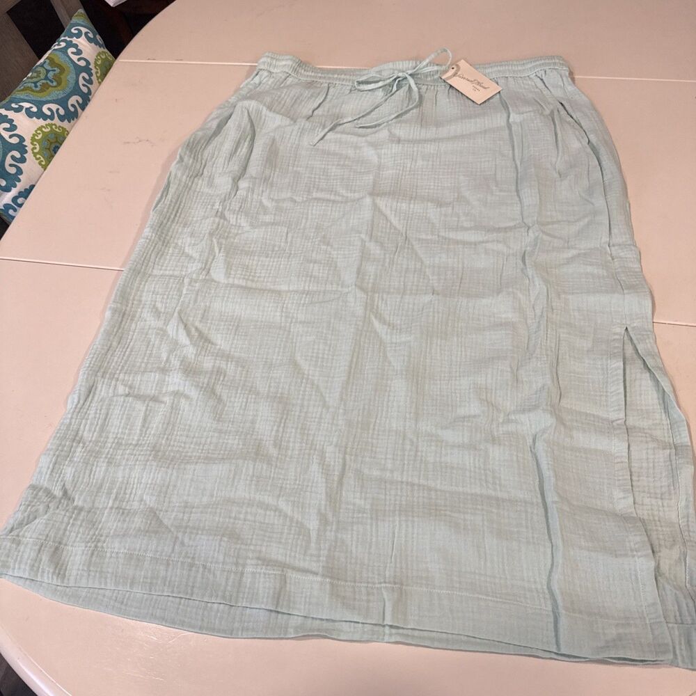Universal Thread Midi Skirt Womens Size 1X Light Green Flowy Stretch Soft